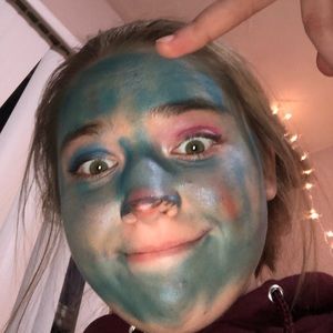 Meet your Posher, Charity